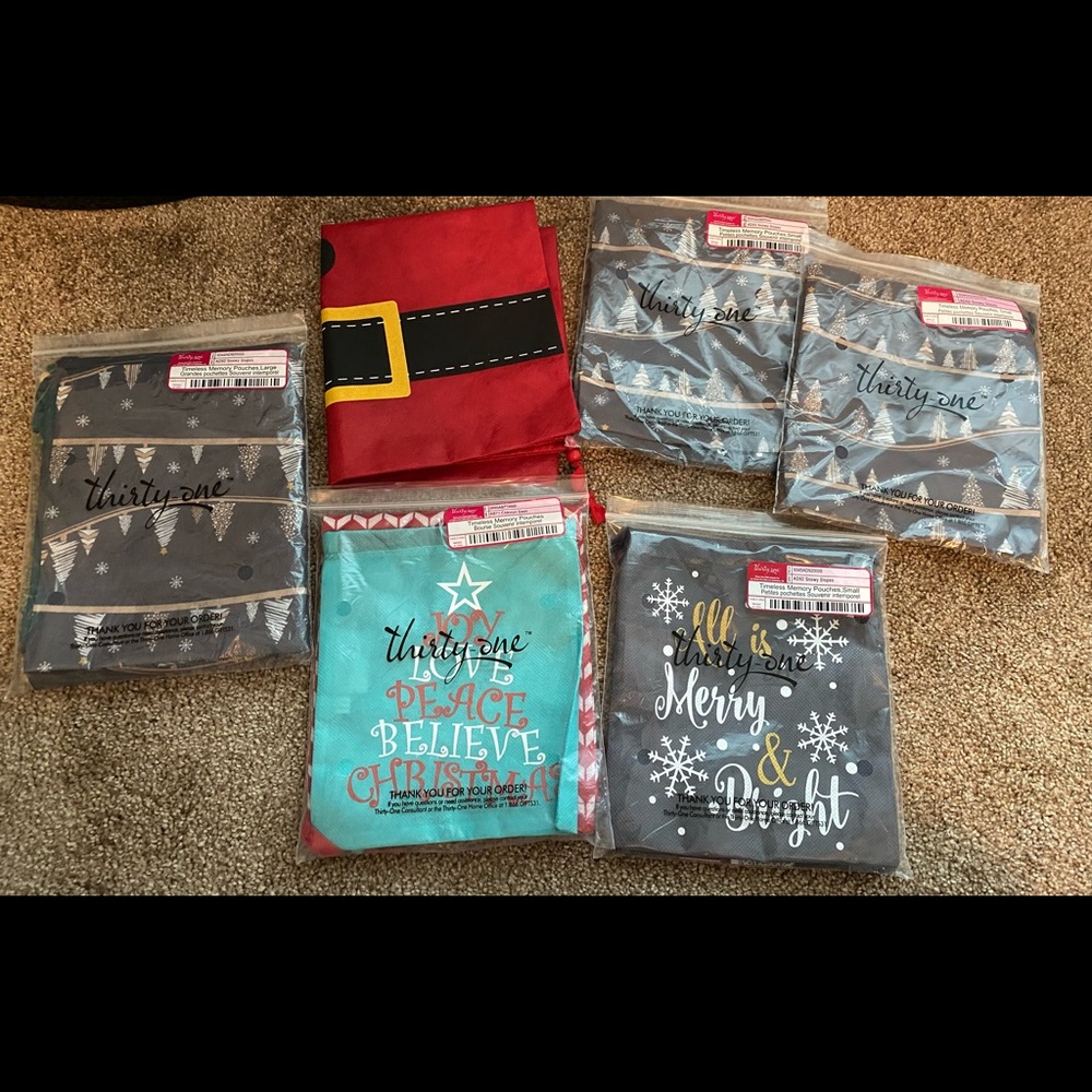 Thirty One Timeless Memory Pouches 7 small 4 big